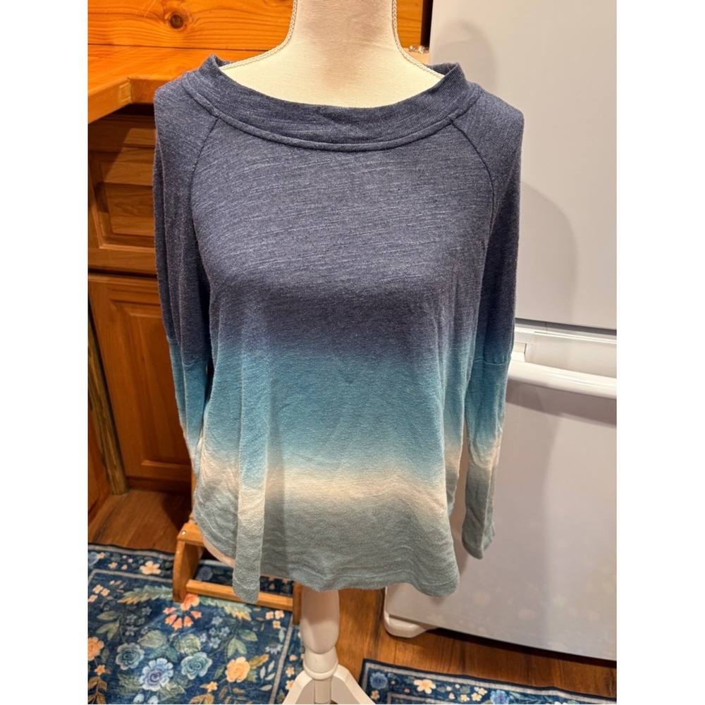 Young Fabulous & Broke Navy to Light Blue Ombre Long-Sleeve Top
